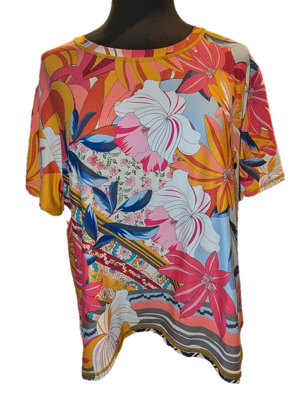 Johnny Was Bee Active multicolor Floral Short Sleeve Shirt, Size XL